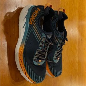 Hoka one one men’s Clifton 6 size 9.5